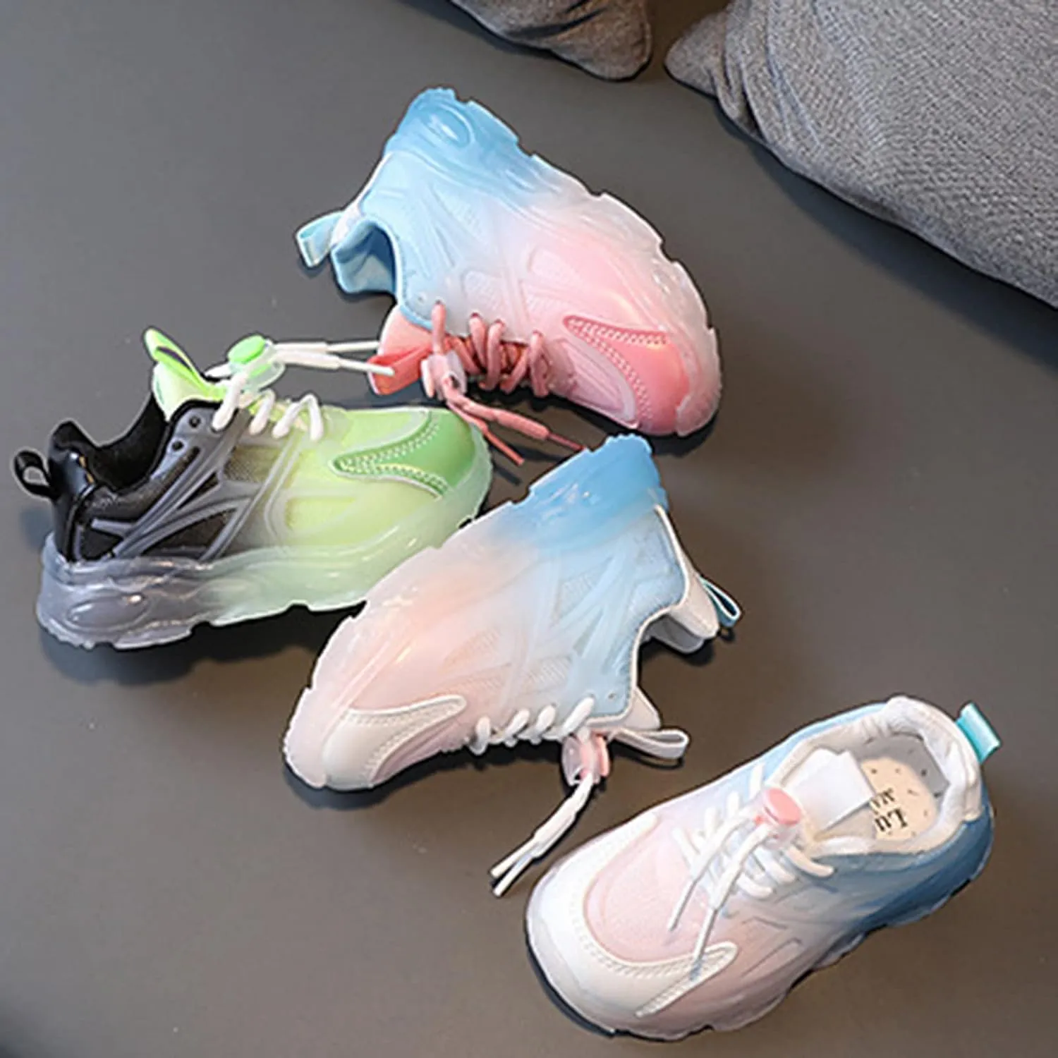 Toddler Boys Girls Light Up Shoes LED Flashing Lightweight Mesh Breathable Running Sneakers Children Show Gift