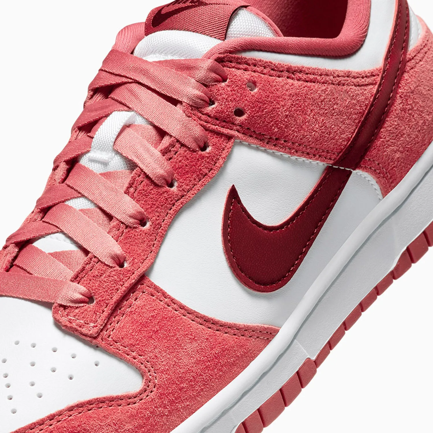 Women's Dunk Low "Valentine's Day"